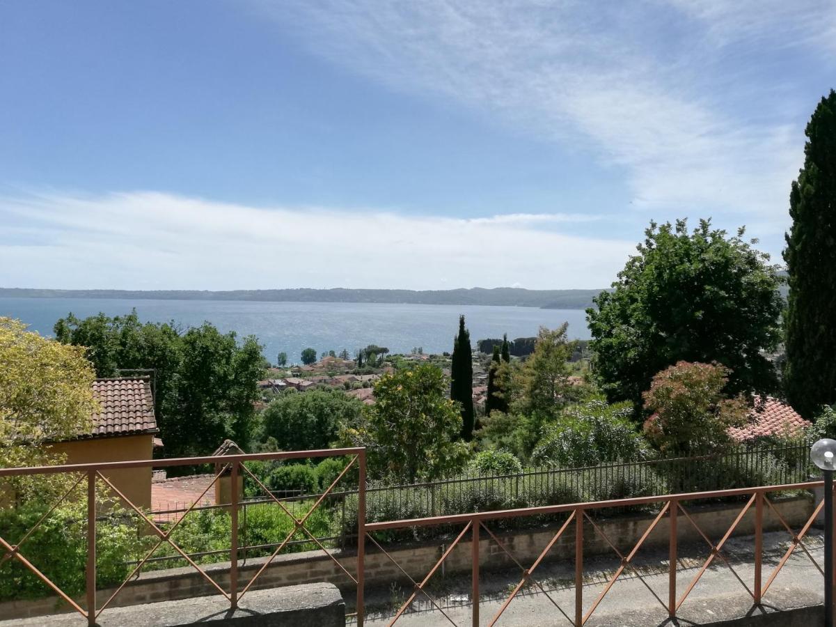 Sguardo Sul Lago เตรวินญาโน โรมาโน ภายนอก รูปภาพ