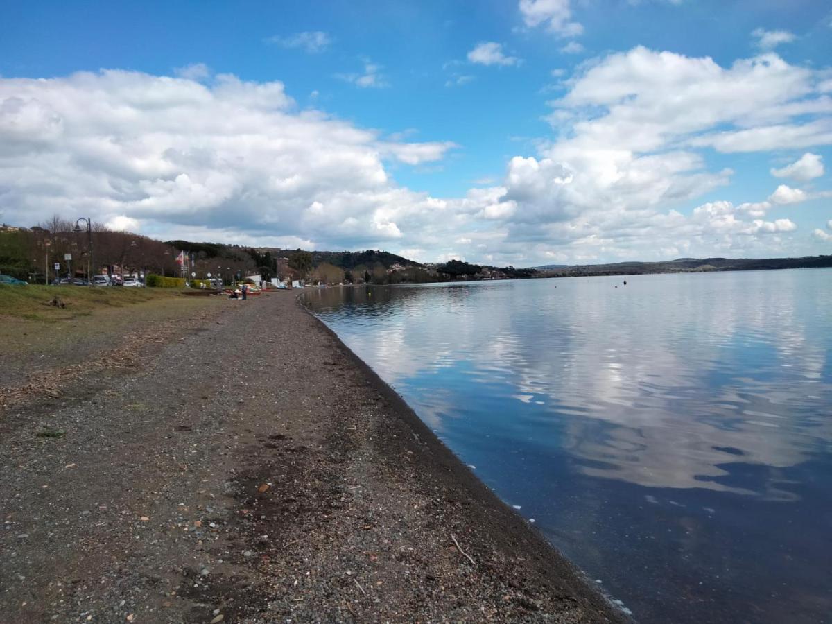 Sguardo Sul Lago เตรวินญาโน โรมาโน ภายนอก รูปภาพ